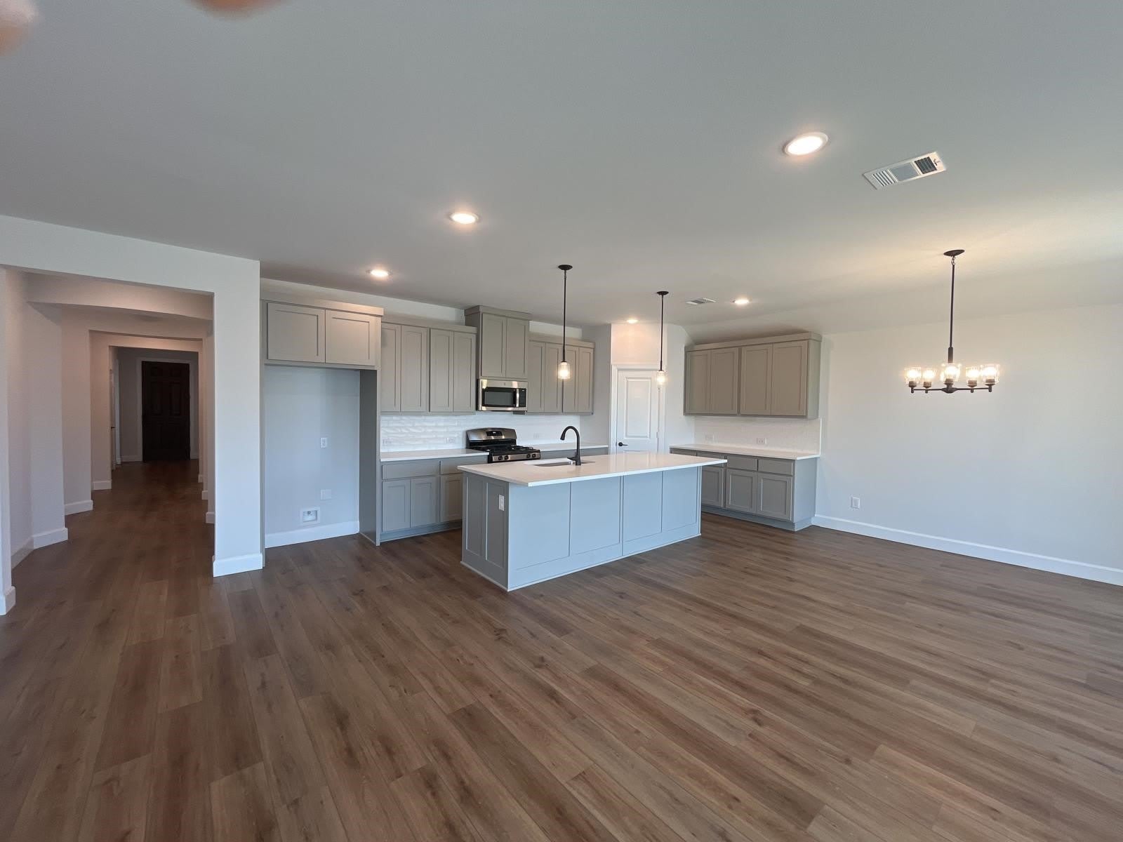 2828 Spring Side – photo 2