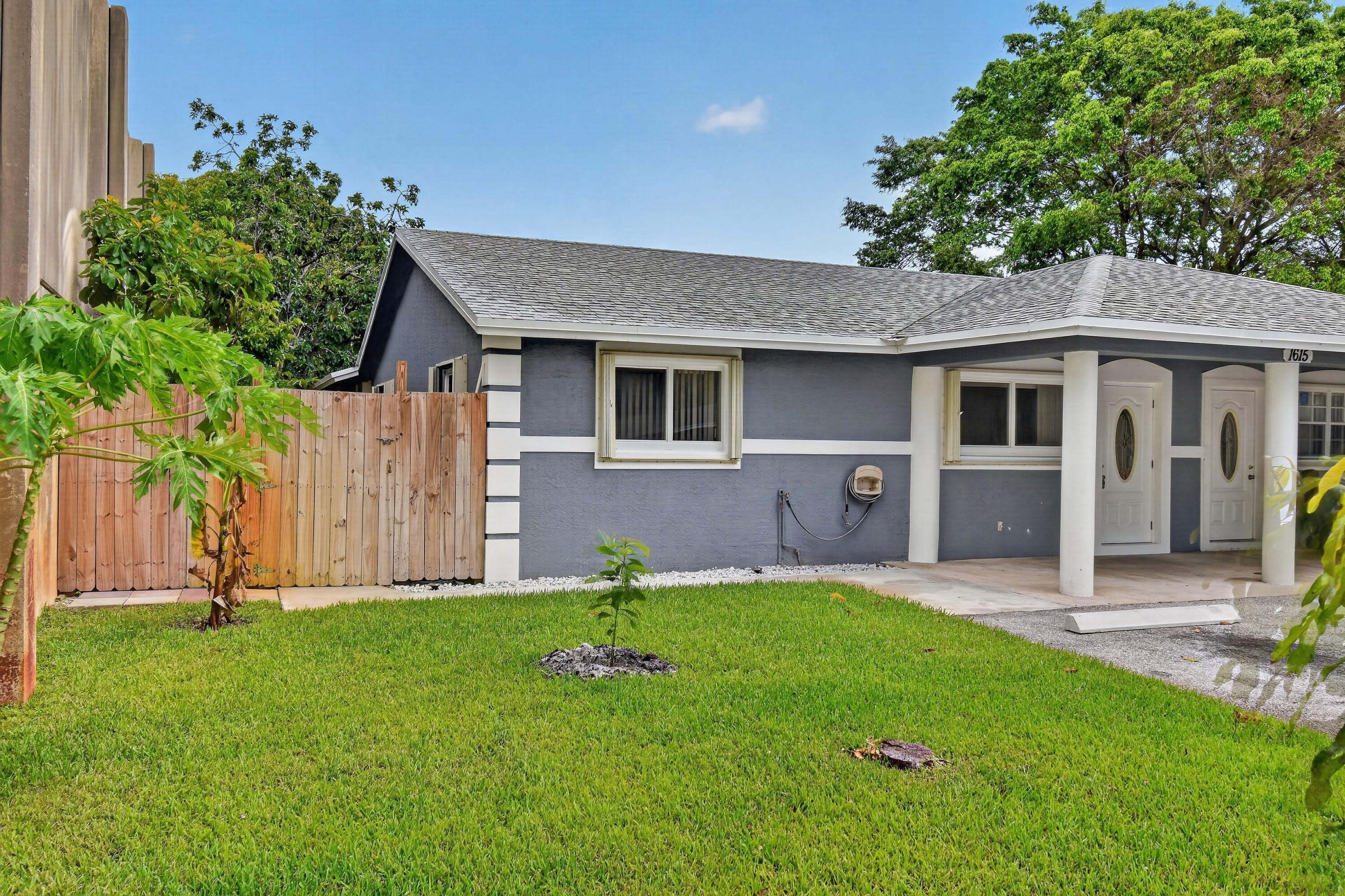 1615 Shirley Court – photo 1