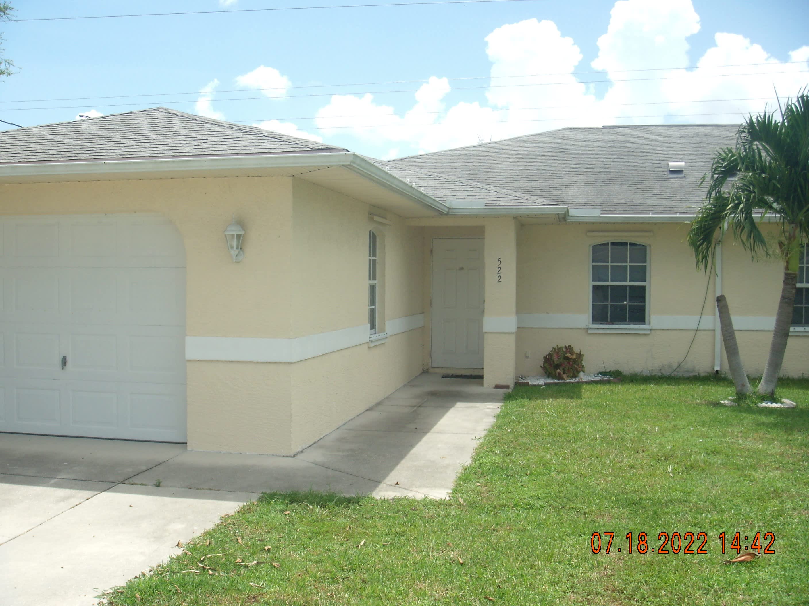 522 NE 24th Pl – photo 1