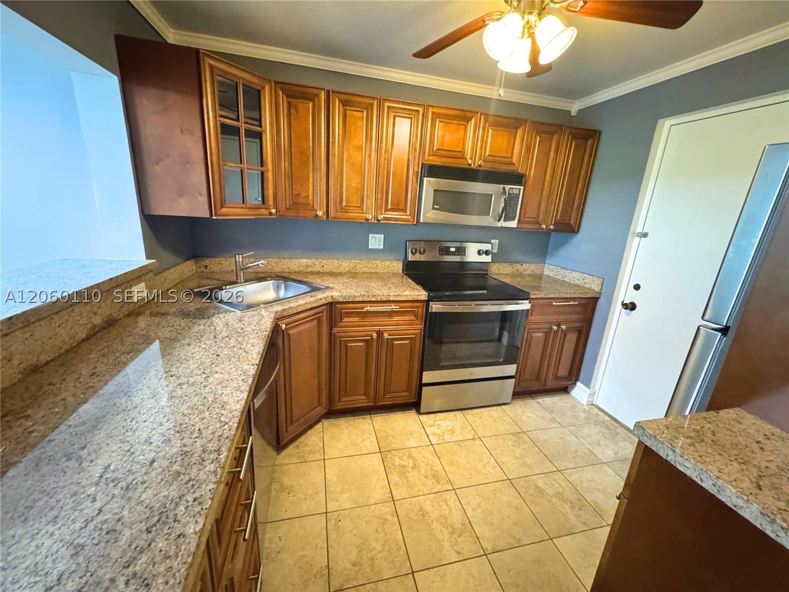 2324 S Cypress Bend Dr – photo 3