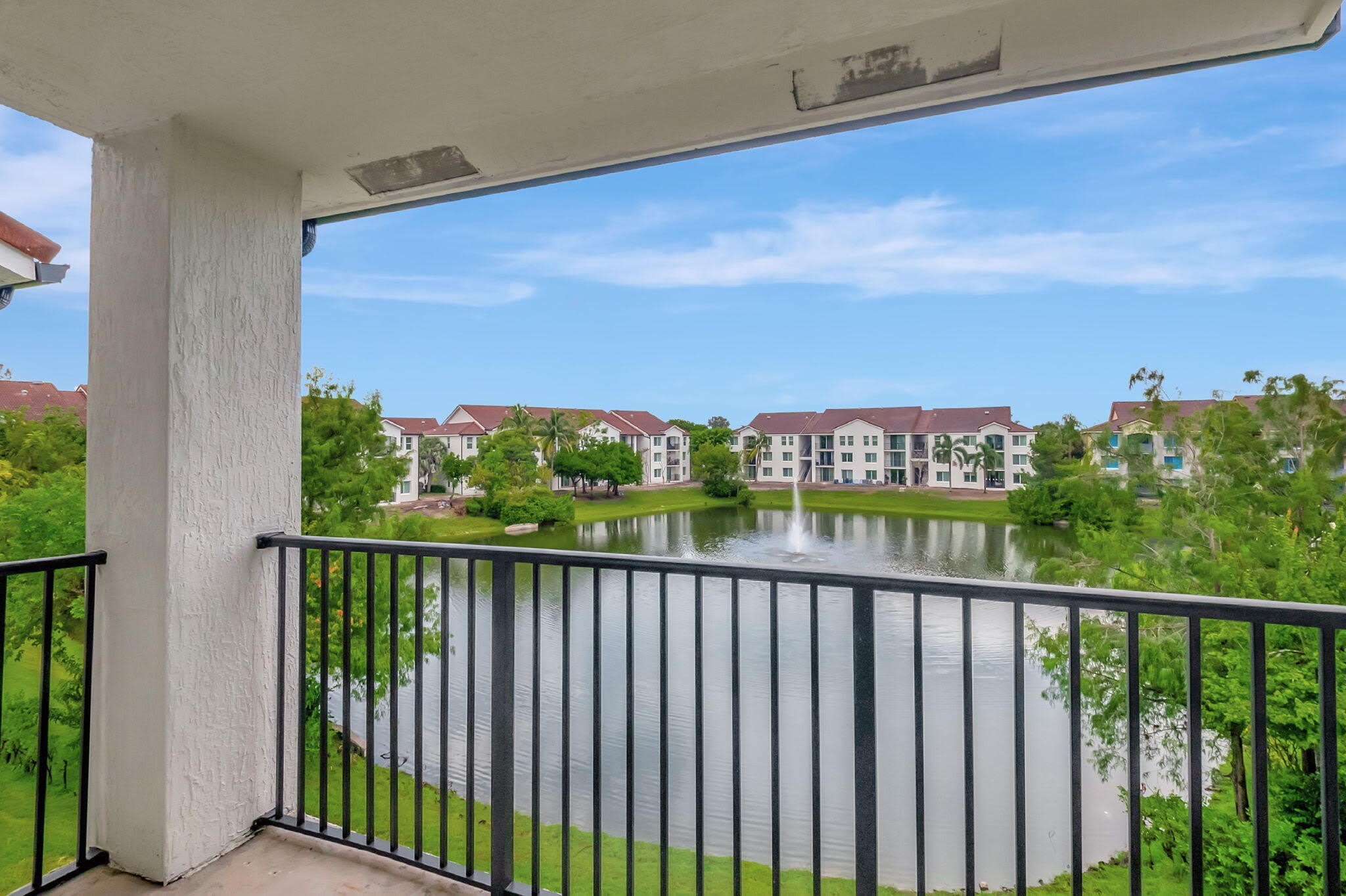 920 VILLA Circle – photo 2