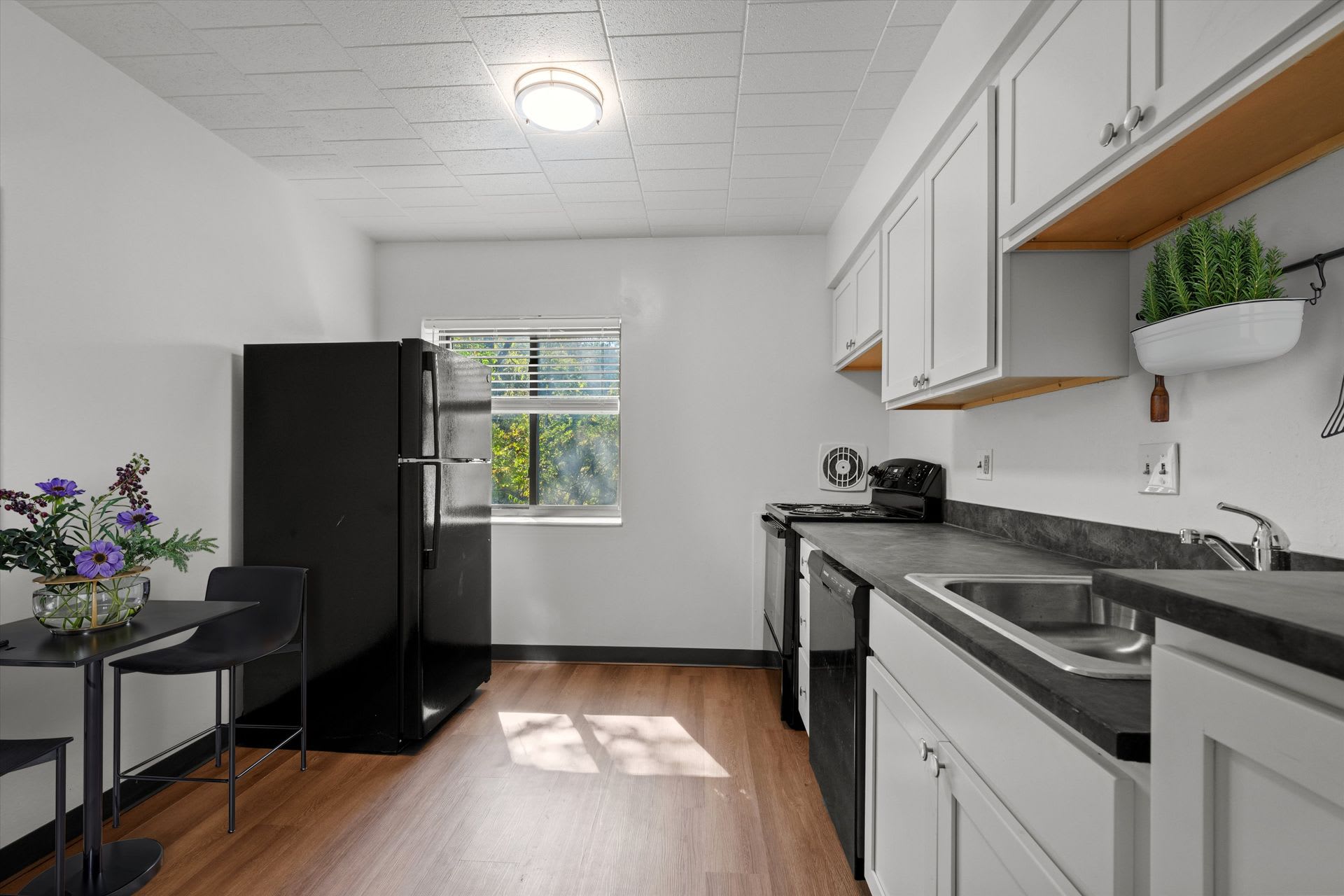 Edgewood Court – photo 5