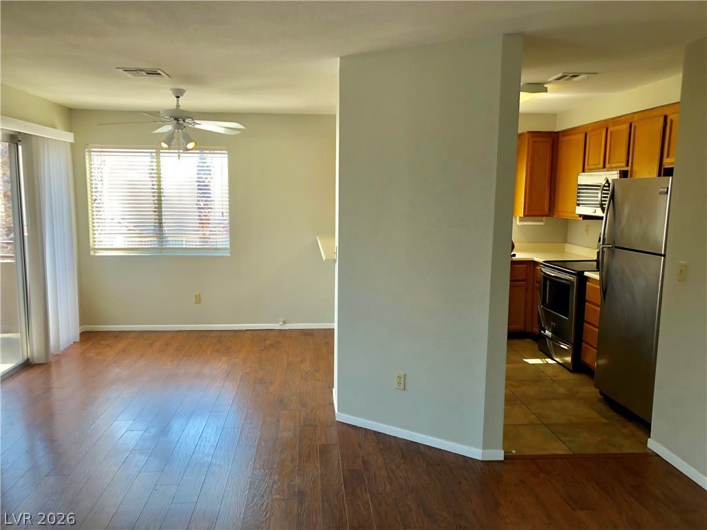 6863 Tamarus Street – photo 4