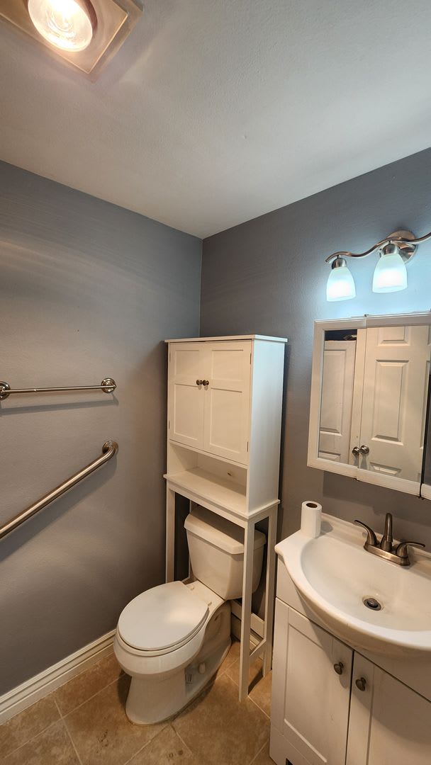 Beautifully Updated Des Moines Townhome – photo 4