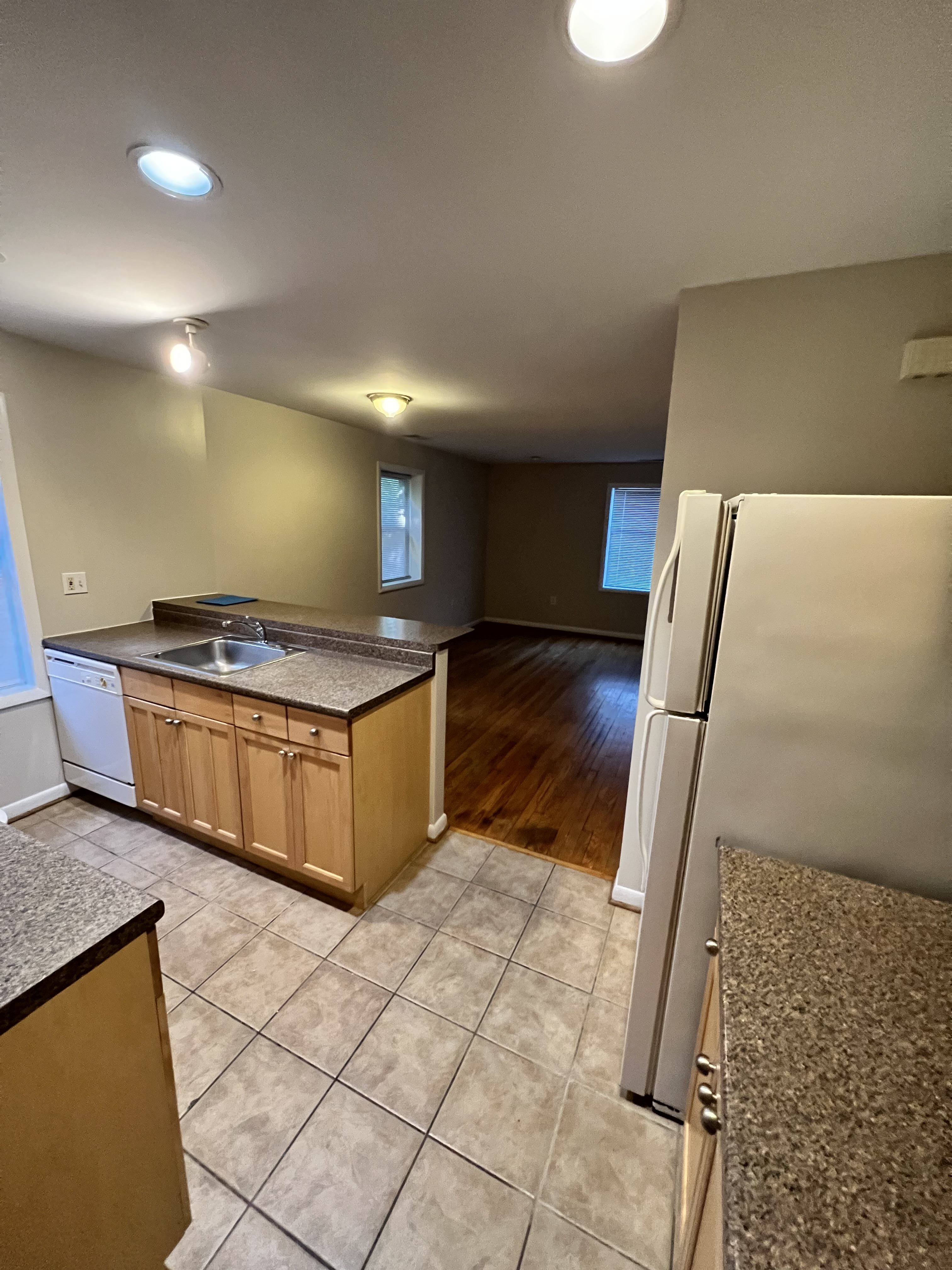 805 Houston Ave – photo 3