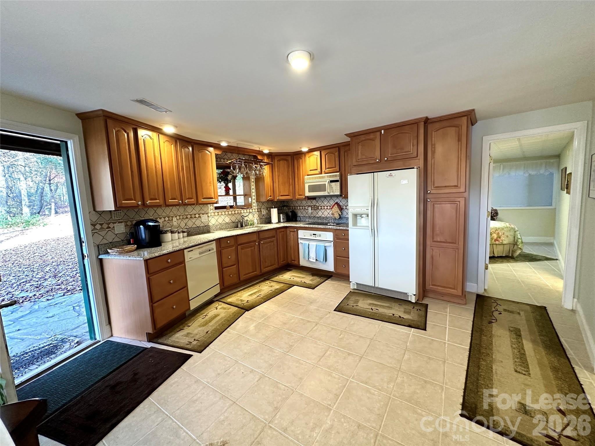424 LakeView Drive – photo 4