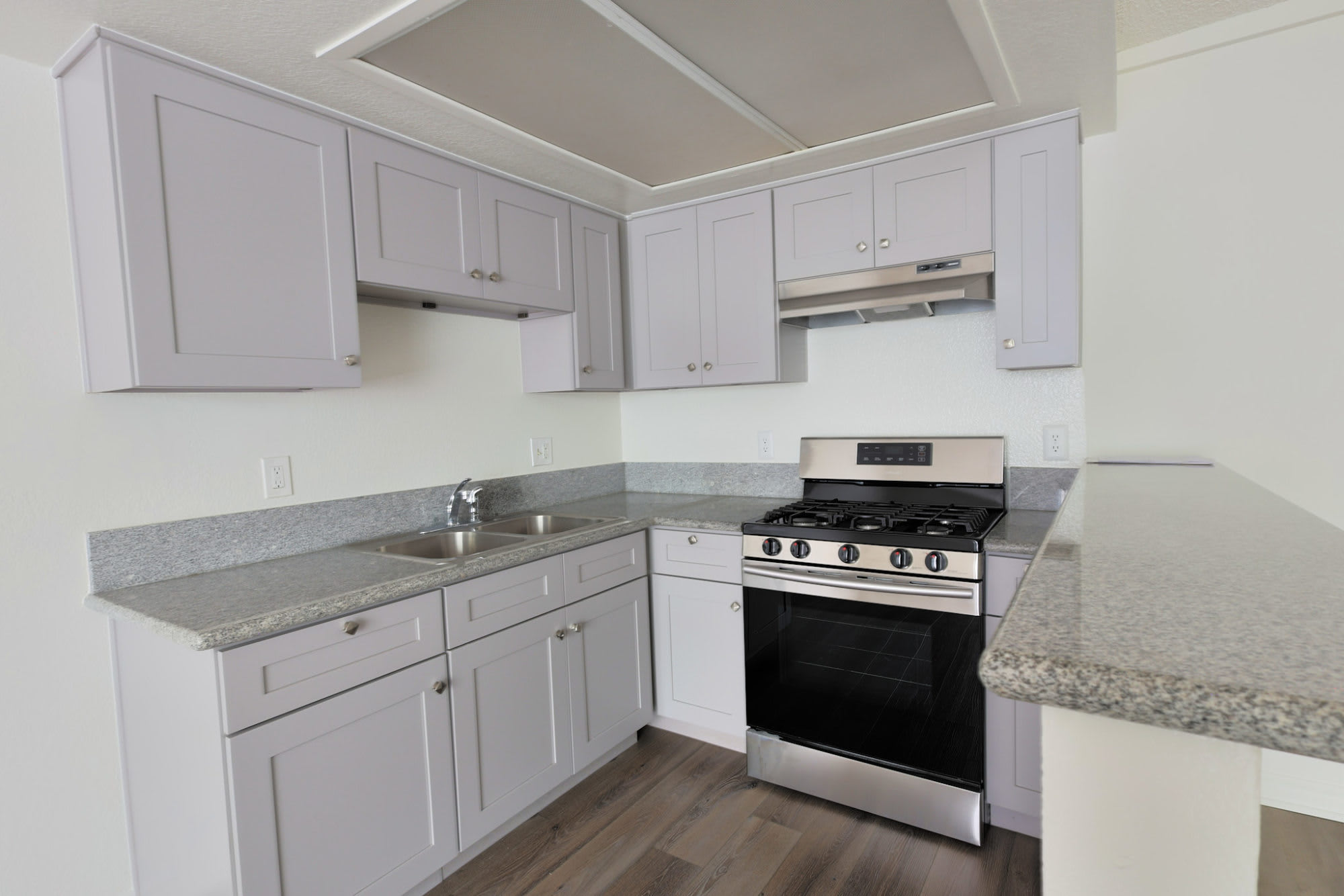 2928 W Leeward Ave – photo 5