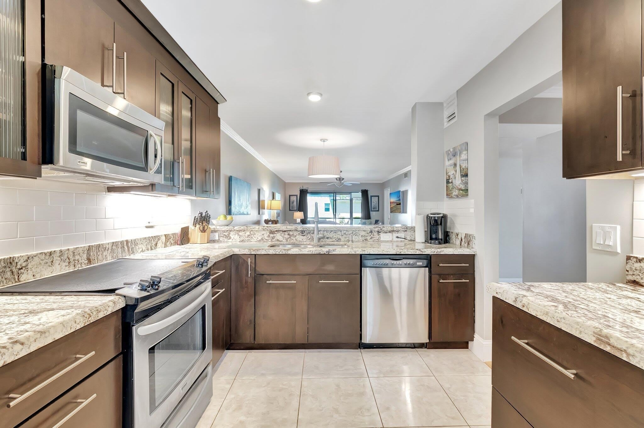 701 Avenue L – photo 2