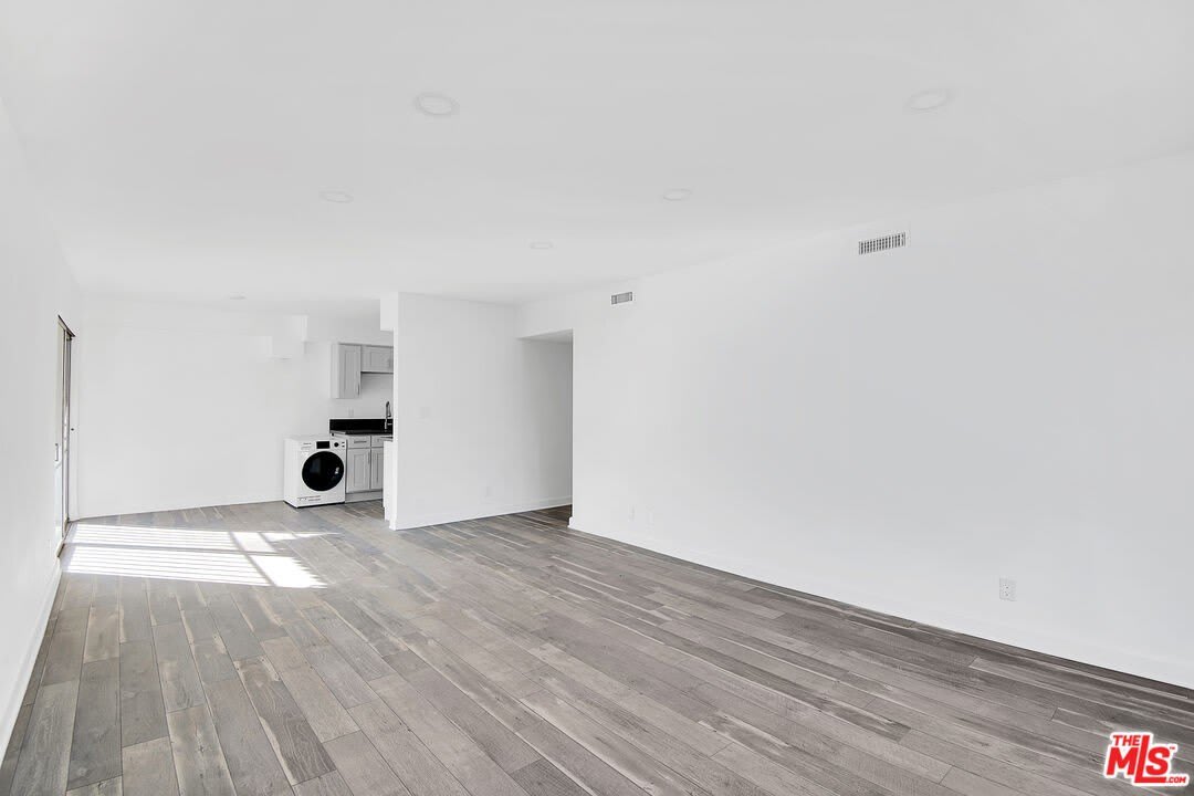 1610 S Beverly Glen Blvd – photo 5