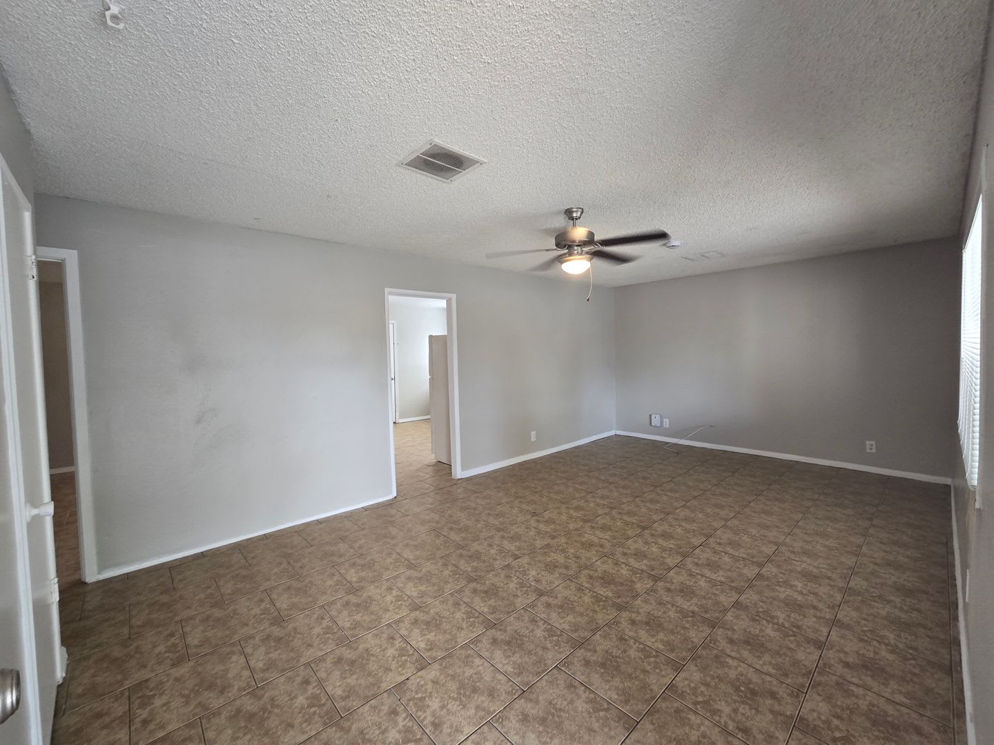 Remodeled 3 Bedroom 1 Bathroom Home! Lock in $1650 off your third month of rent! – photo 3
