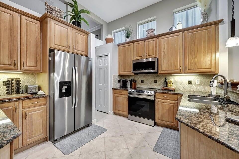 7602 Greenbrier Circle – photo 5