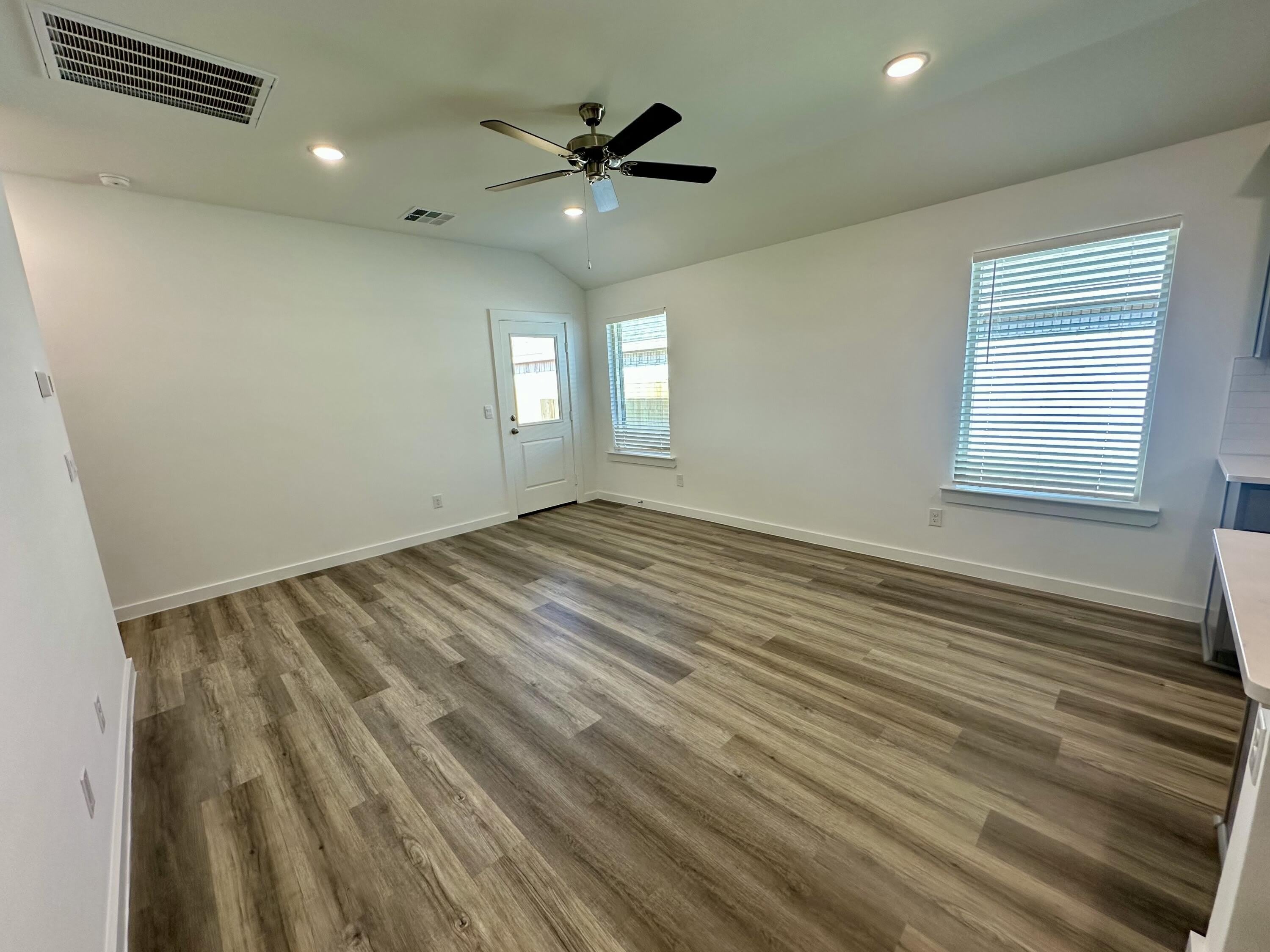 614 E 14th Street – photo 3