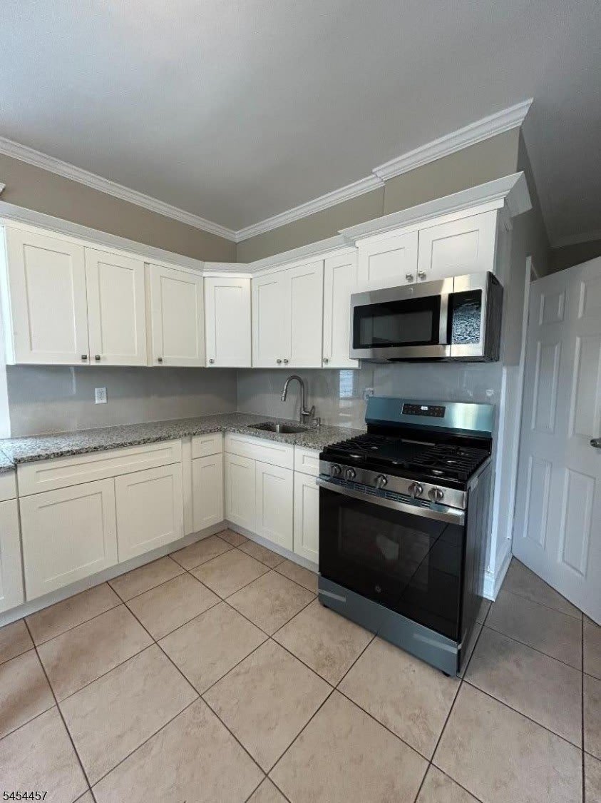 216 W Elizabeth Ave – photo 1