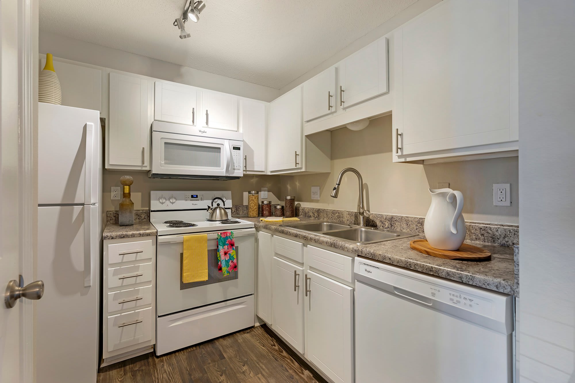 North Creek Apartments – photo 5