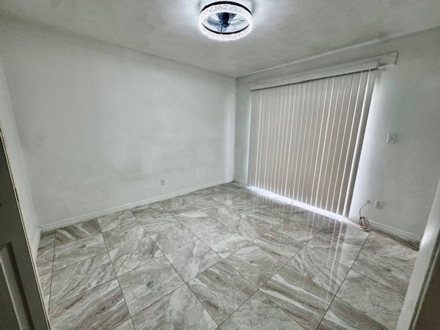 2 bedroom 1.5 bathroom First Floor Condo in Cape Coral – photo 5