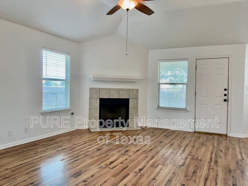 706 Stewart Drive – photo 2