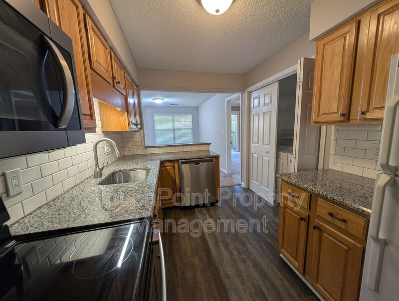 5001 Sharon Rd – photo 3