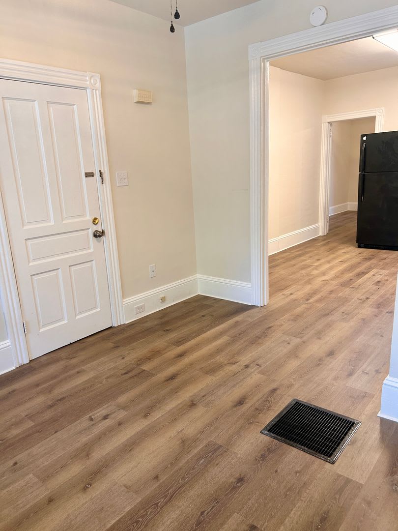 230 1/2 W Walnut St – photo 3