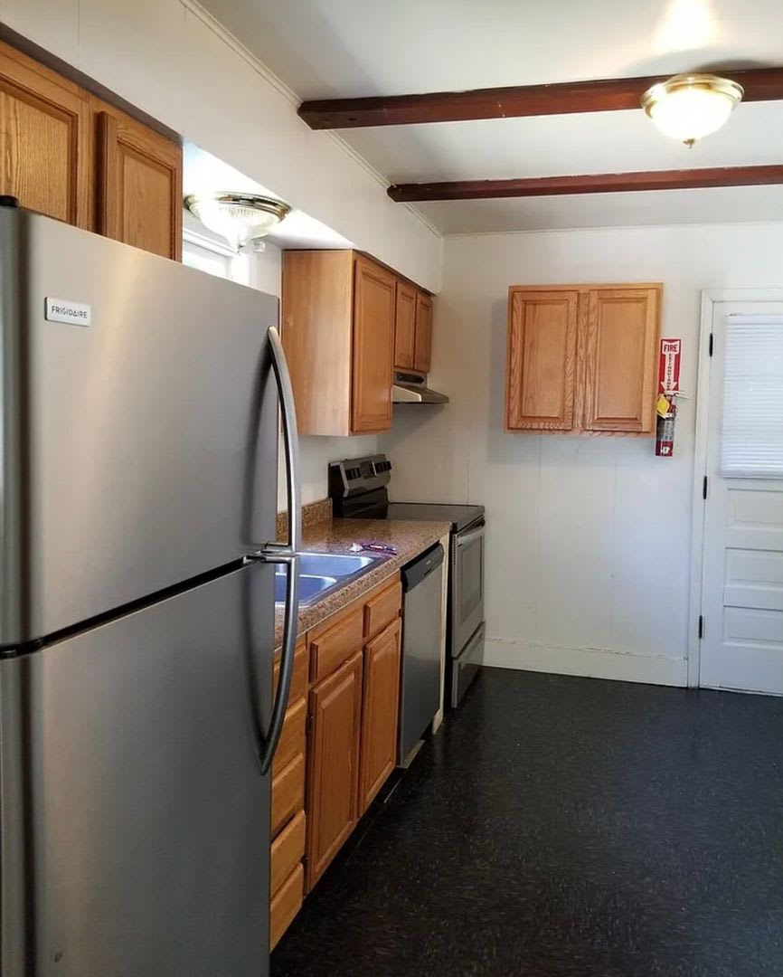 4BR 2BA – photo 4