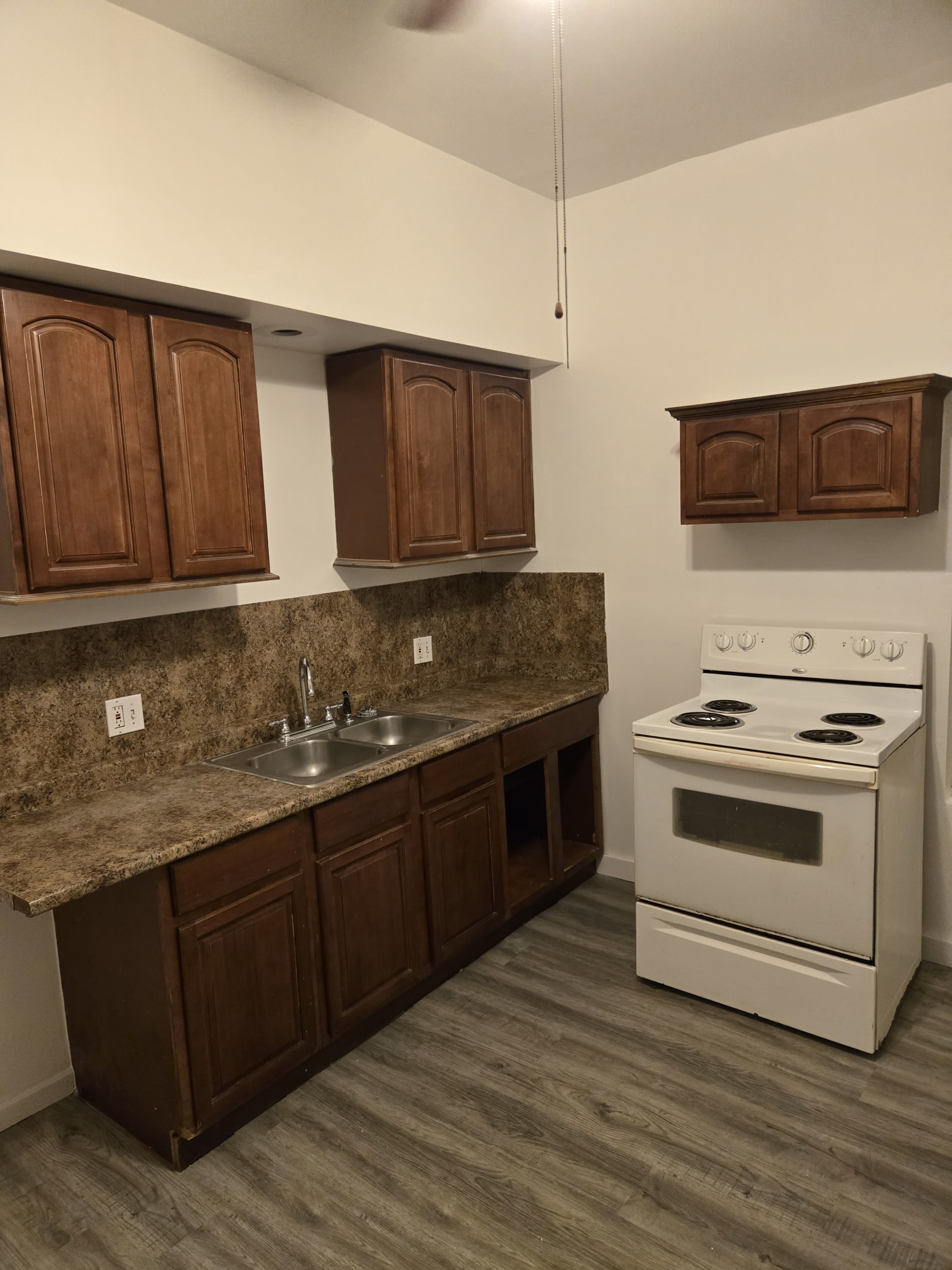 114 Hedges Street – photo 1