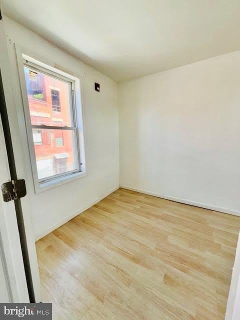 240-42 W GLENWOOD Avenue – photo 3