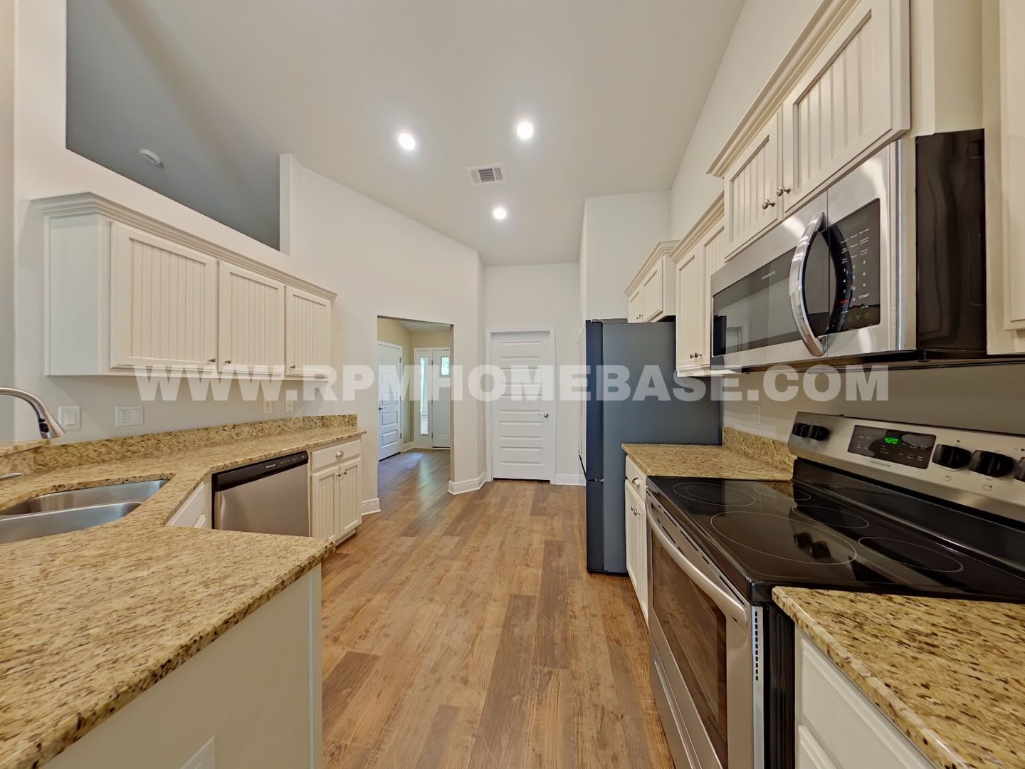 Move In Special 350 Credit Towards Move In Cost 4 2 In North Crestview Screened Porch Fenced Yard Near Top Schools – photo 3