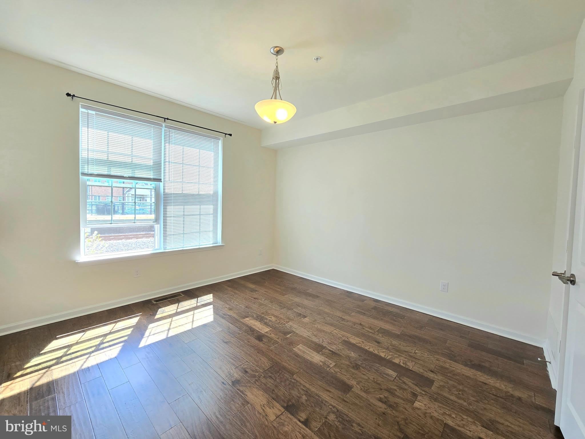 1045 CHAPMAN Circle – photo 4
