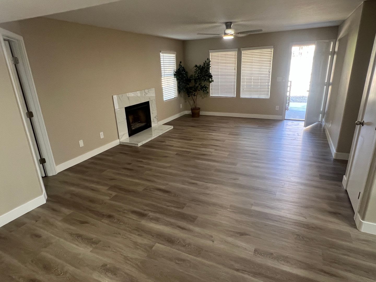 ******* 2 WEEKS FREE RENT ******* A Fabulous 2 Bedroom Condo on the First floor. – photo 5