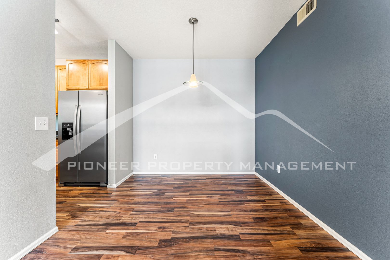 Spacious Condo with central AC and 2 Included Parking Spaces. – photo 5