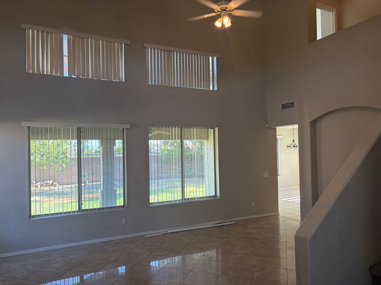 4 Bedroom Chandler Rental Vaulted Ceilings Primary Deck 3 Car Garage – photo 4