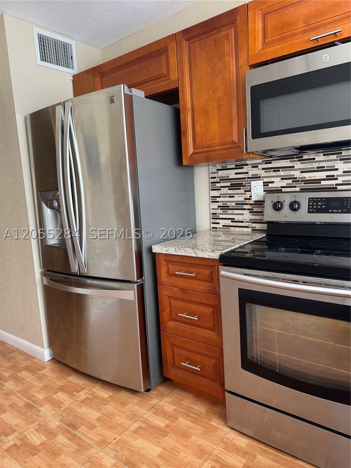 4046 NW 19th St – photo 5