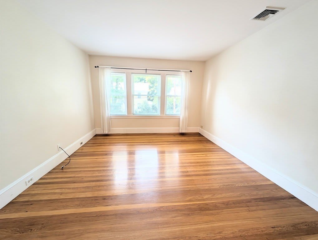 184 Parmenter Rd 2 – photo 3