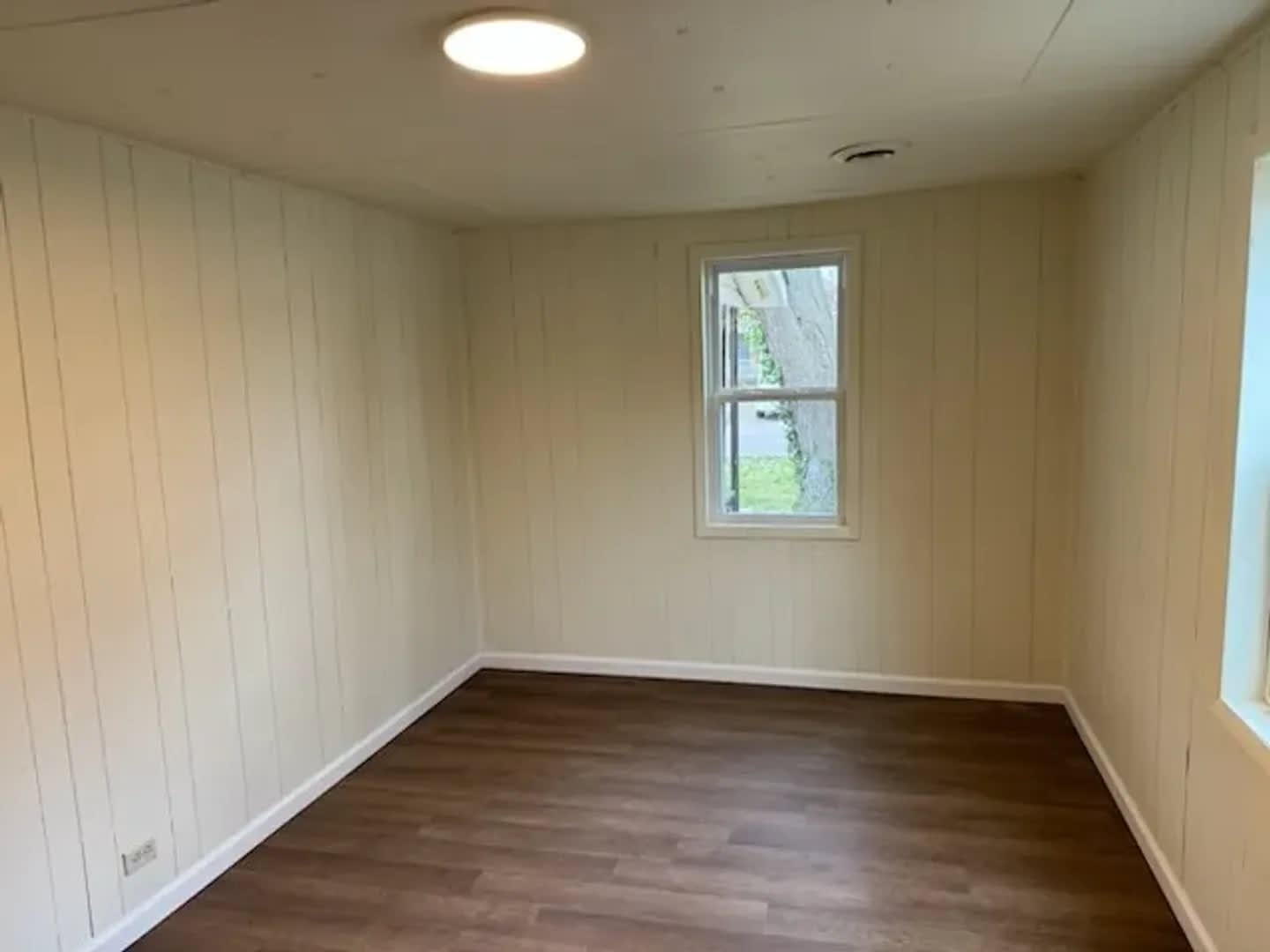 Just Listed: Renovated 3-Bedroom Gem with Dream Workshop in Columbus, KS! – photo 4