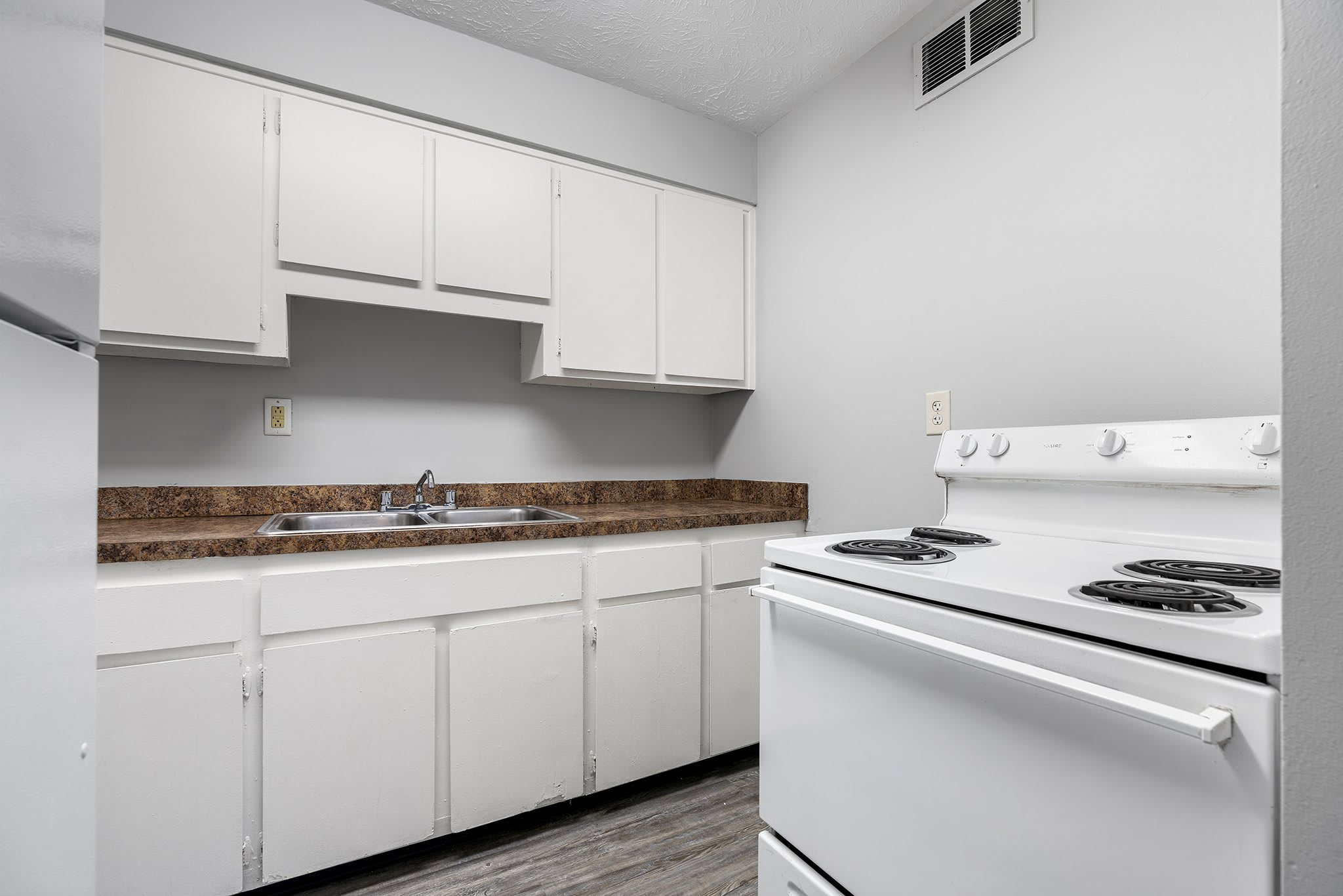 Riverview Apartments – photo 4