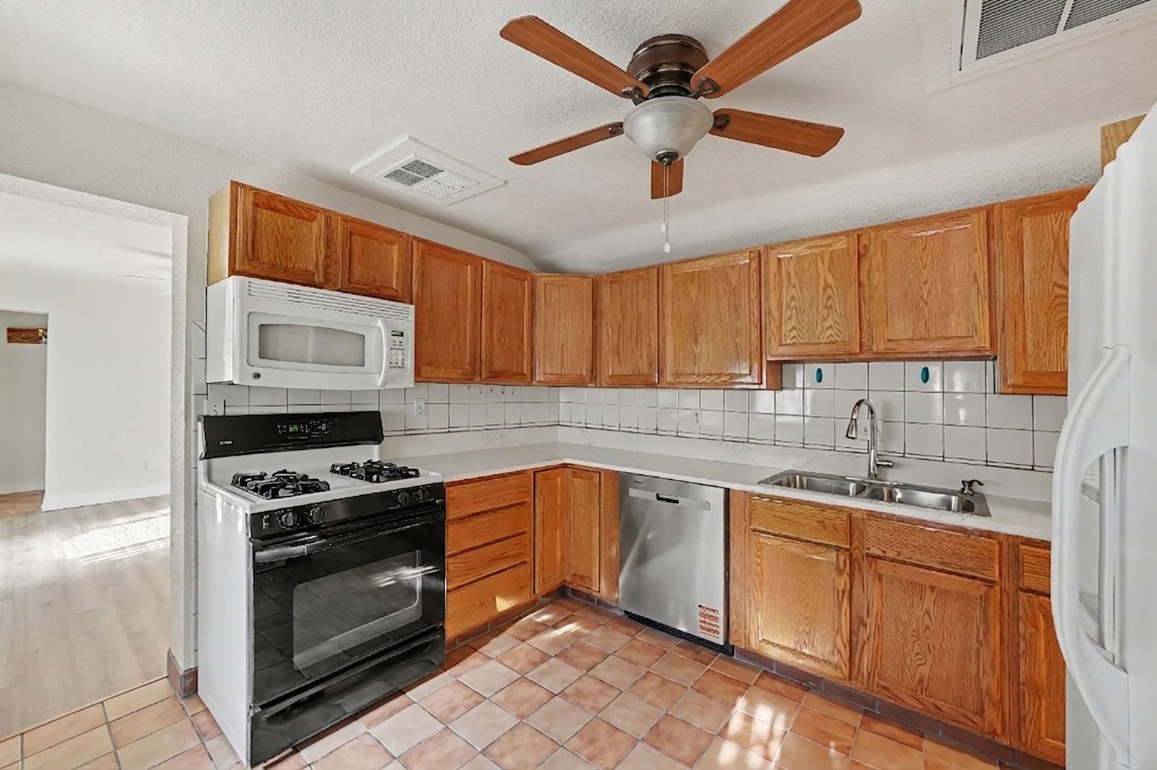 Charming 2-Bedroom Apartment in Berkeley – photo 4