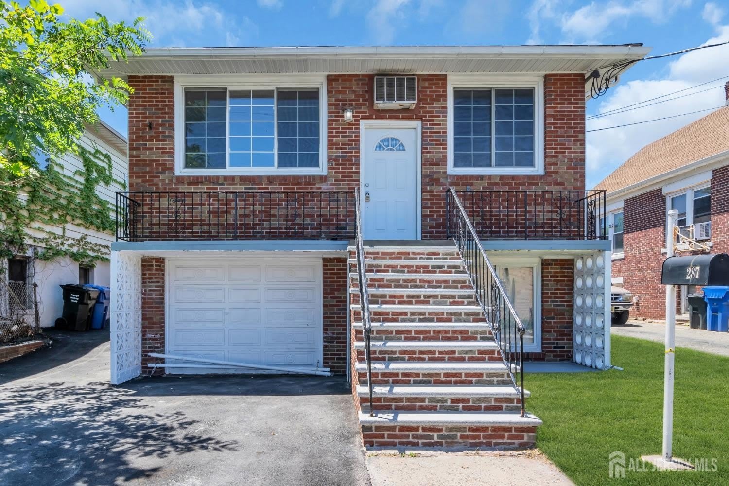 287 E Smith Street E – photo 1