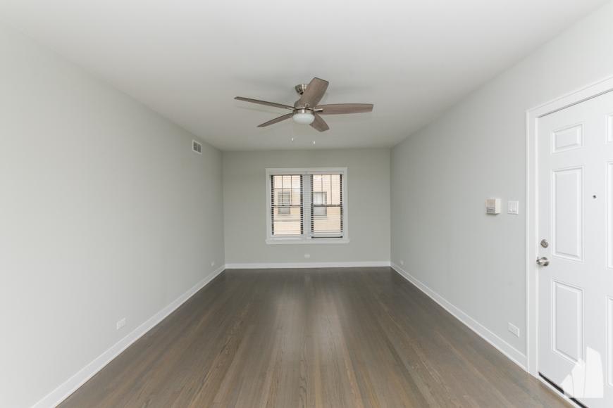 430 W Surf St – photo 2