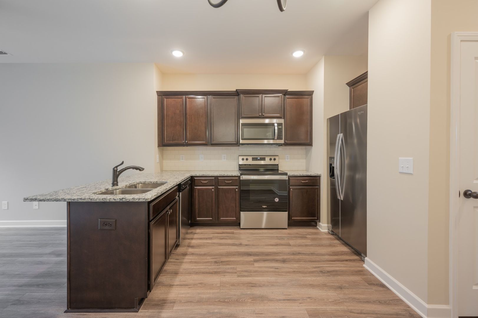 ONE-OF-A-KIND PROPERTY YOU RARELY EVER SEE FOR RENT – photo 5