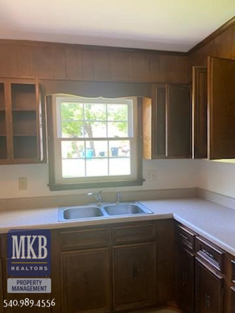 526 Albemarle – photo 3