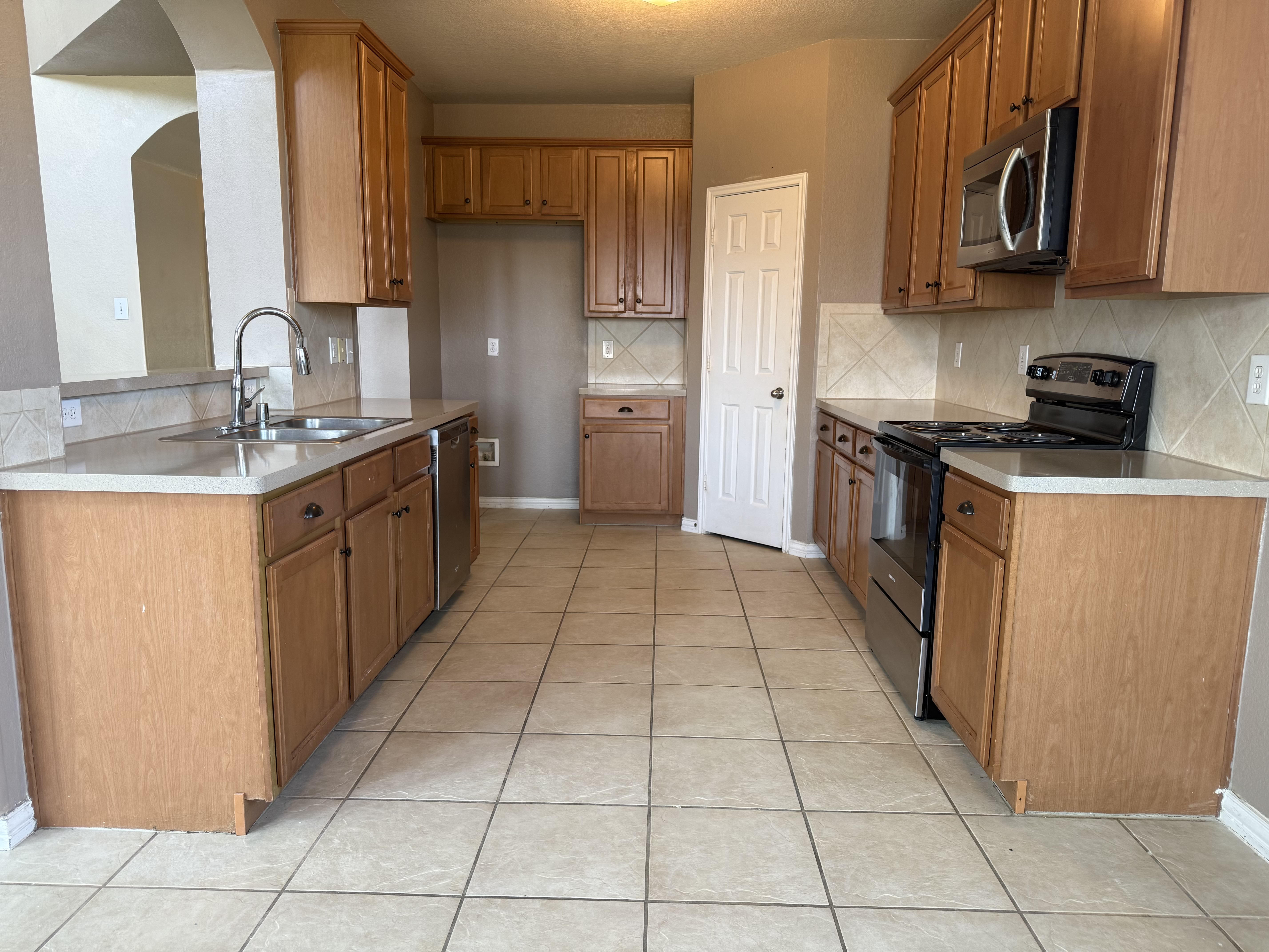 612 Dyann Dr – photo 5