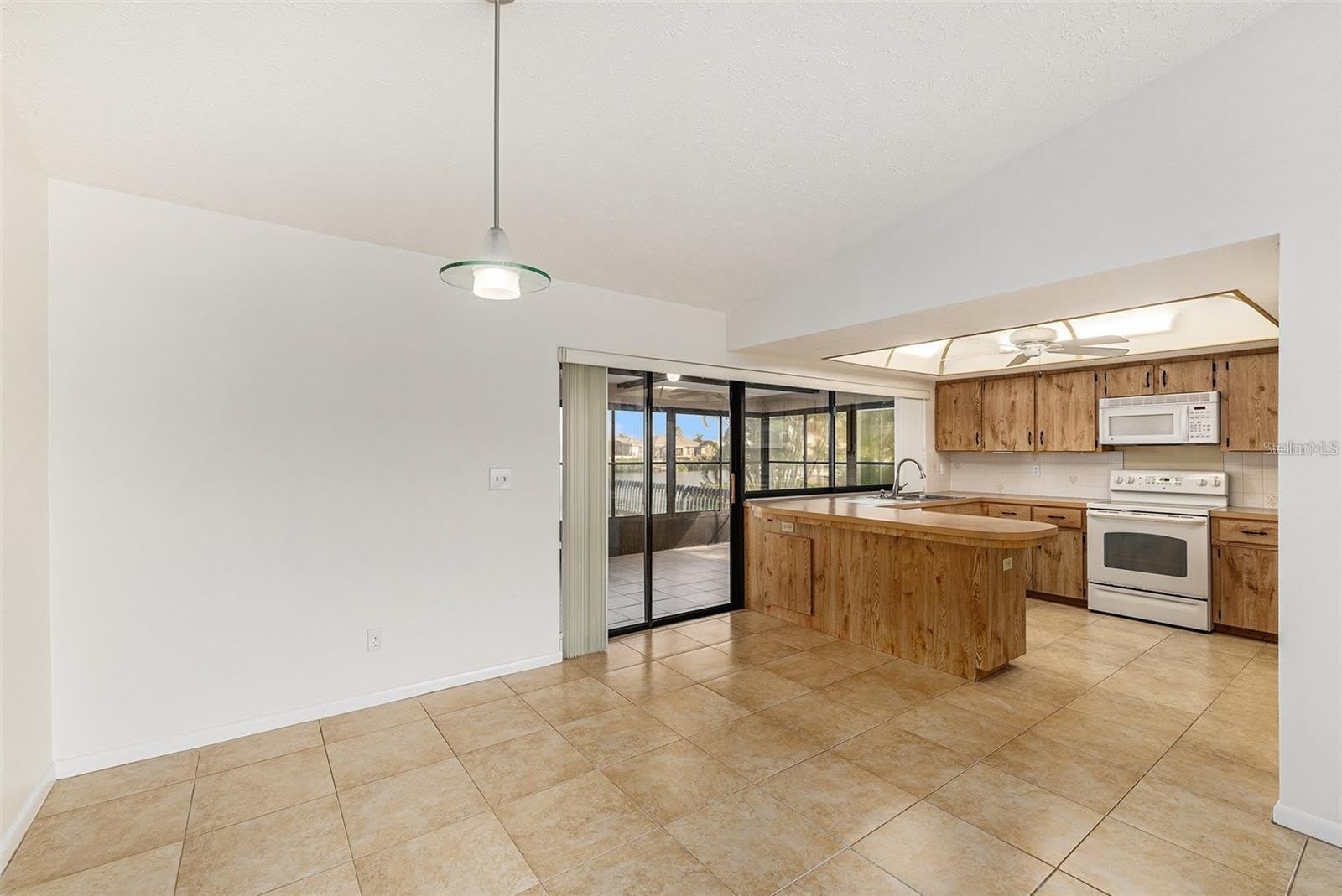 909 CHIPAWAY Drive – photo 4