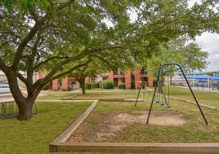 1906 South College Ave. – photo 5