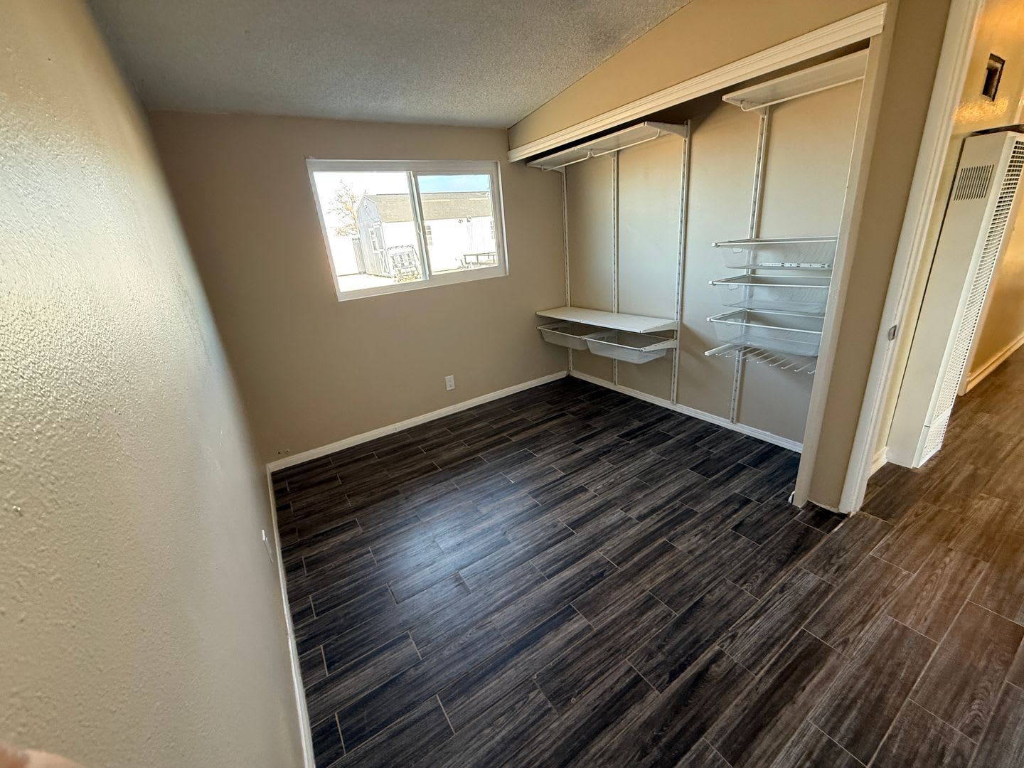 Charming 4 Bedroom 2 Bathroom Solar Home In North Edwards – photo 2