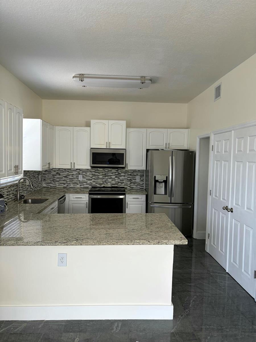 9860 Northwest 20th Court – photo 2