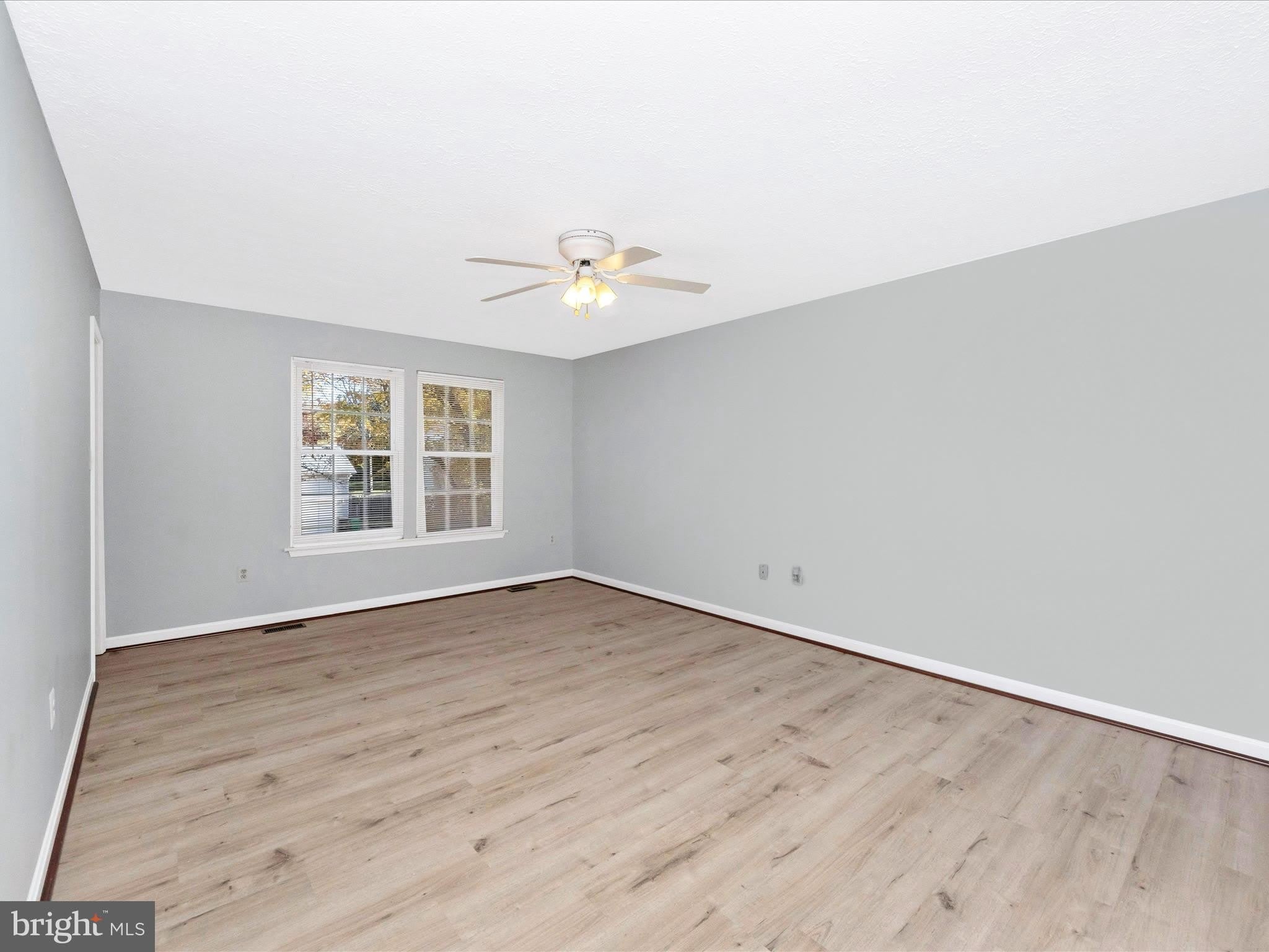 408 WILLOW HILL – photo 5