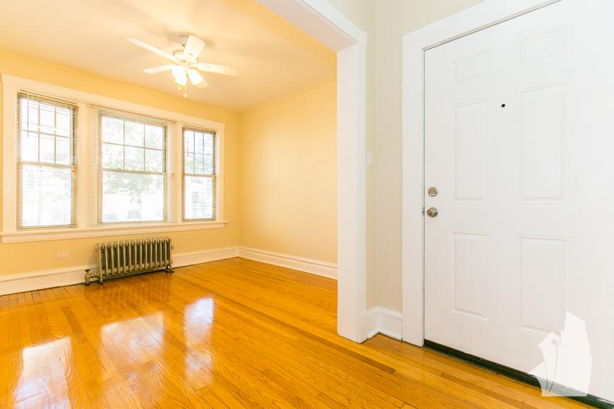 1609 W Berteau Ave – photo 3