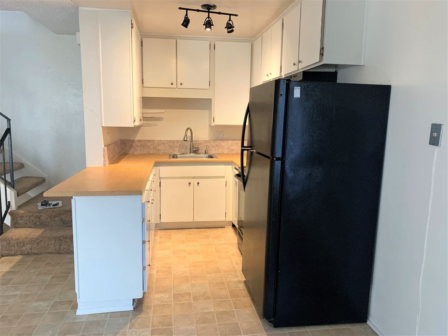 2BR/1BA Townhome with pool in Penasquitos Villas – photo 3