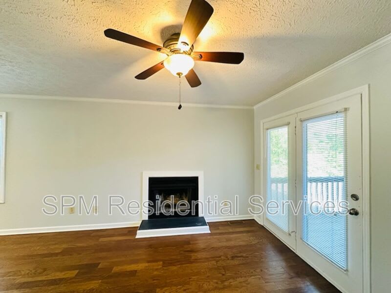 1811 Savannah Ct – photo 3