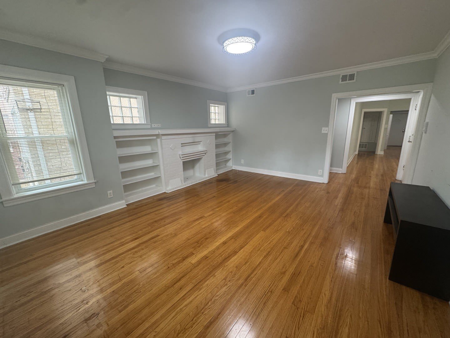 5405 N Sawyer Avenue – photo 3
