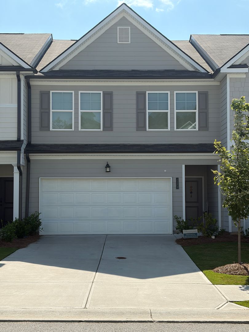 Beautiful Townhome – photo 1